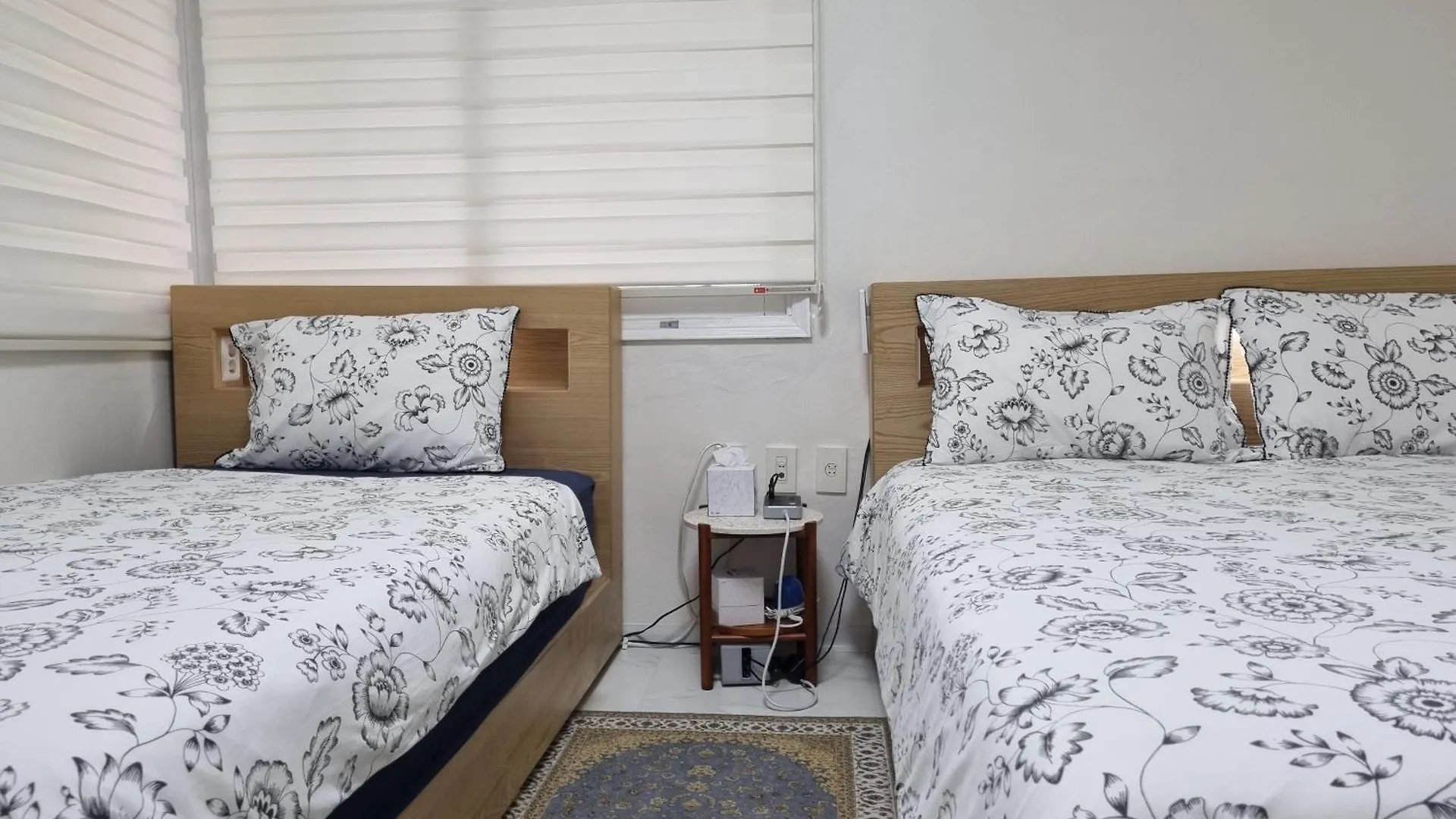 Hongdae Sky View Private Roof Garden House 2Br 2Qb 1Ssb Free Wifi Starbucks Capsule 외국인전용 Villa Seoul
