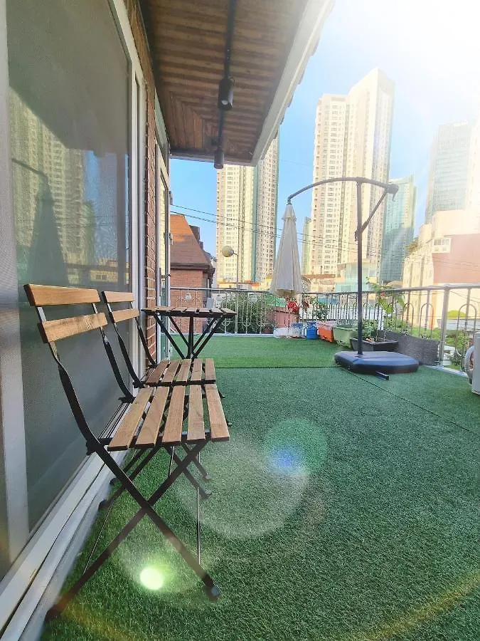 ヴィラ ソウル特別市 Hongdae Sky View Private Roof Garden House 2Br 2Qb 1Ssb Free Wifi Starbucks Capsule 외국인전용ヴィラ
