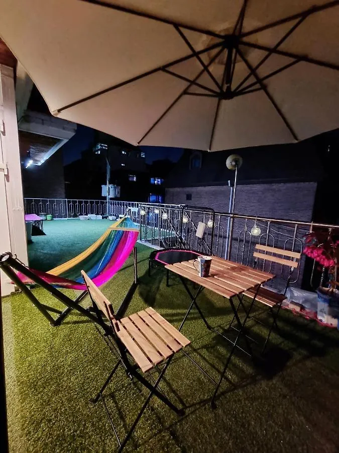 Hongdae Sky View Private Roof Garden House 2Br 2Qb 1Ssb Free Wifi Starbucks Capsule 외국인전용 Villa Seoul South Korea
